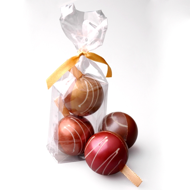 Zakje met 2 chocolade kerstballen