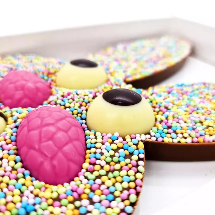 Paas chocolade, paas eieren, chrunch, paas chocolade met een logo, Pasen, paashaas