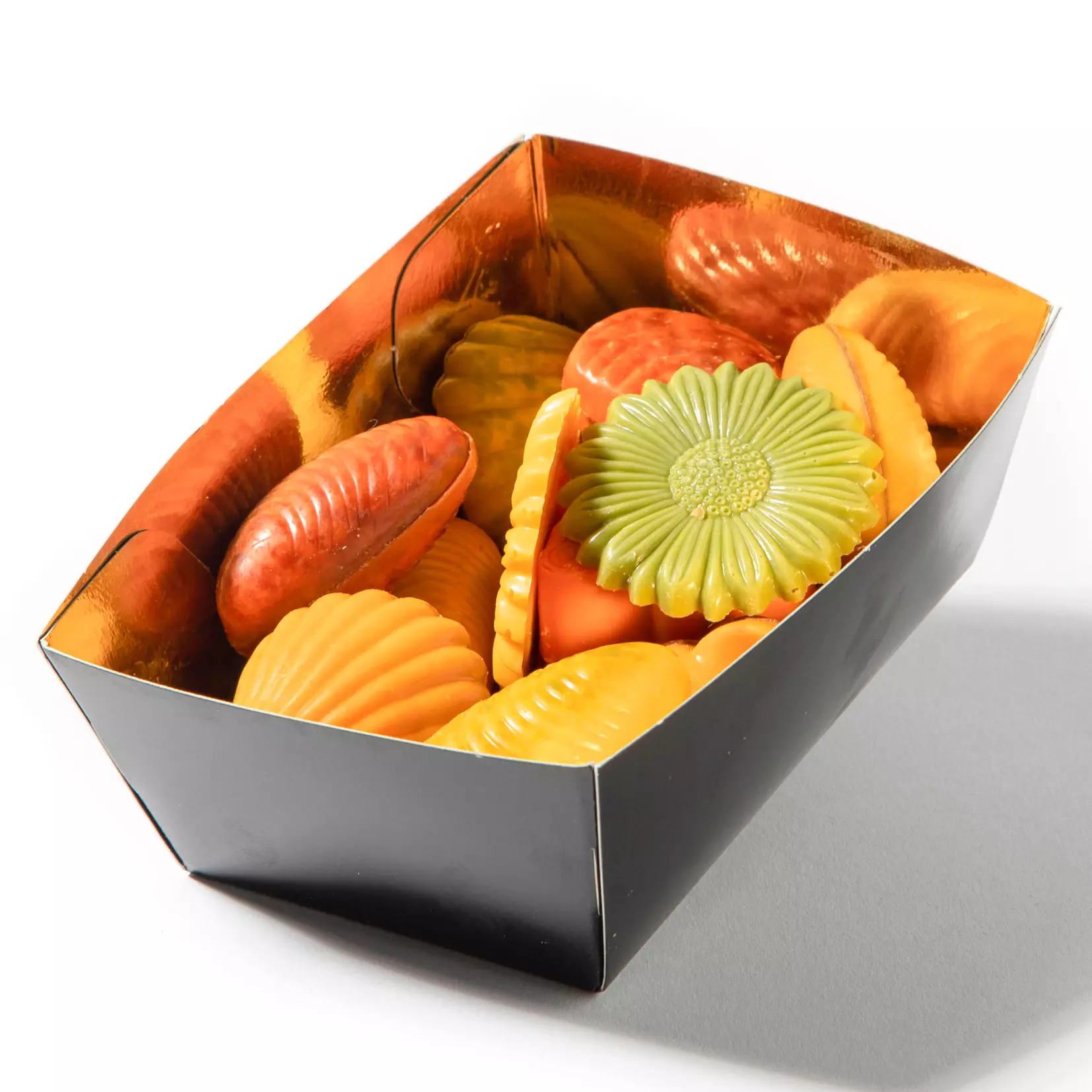 Chocolade bakje 175 gram, flowpack bakje chocolade, schelpen,bloemen,chocoladebloemen