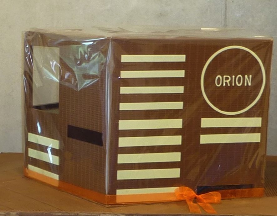 Onderwijsgebouw Orion in chocolade nagebouwd