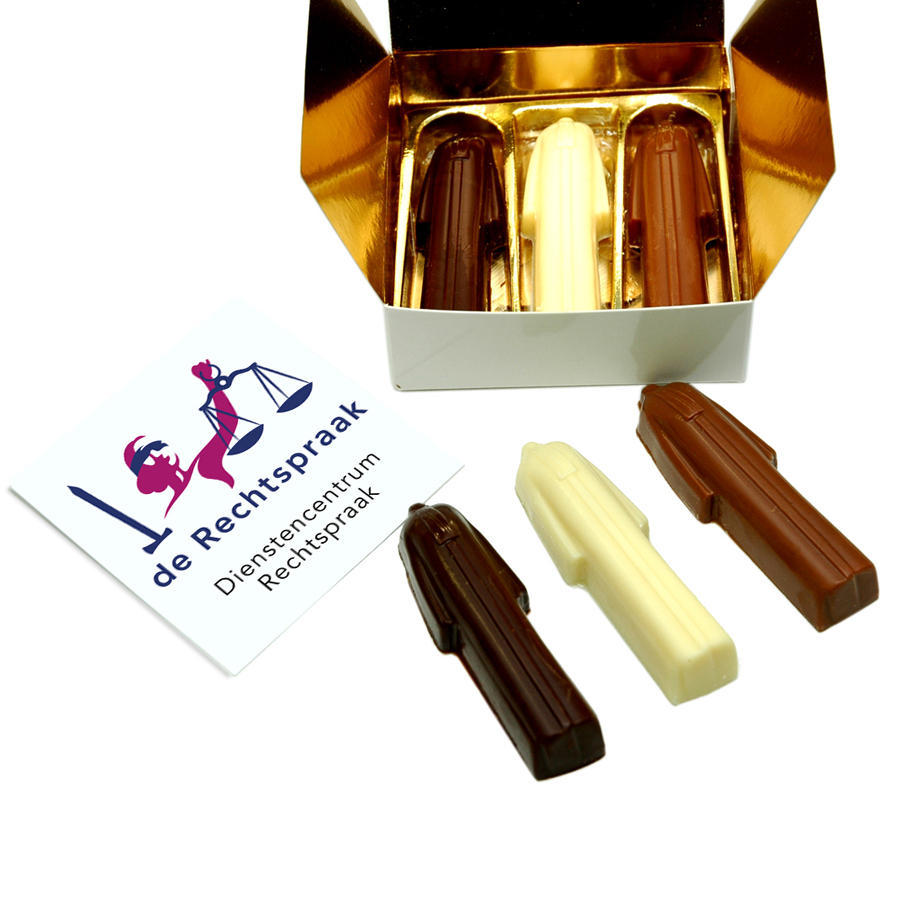 Doosje met 3 chocolade toga's