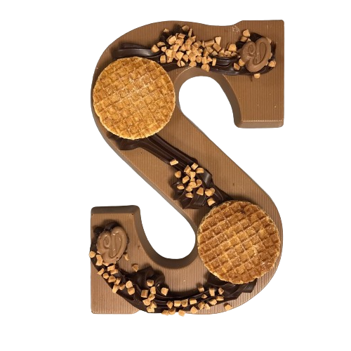 Luxe gedecoreerde letter S, melk met stroopwafel