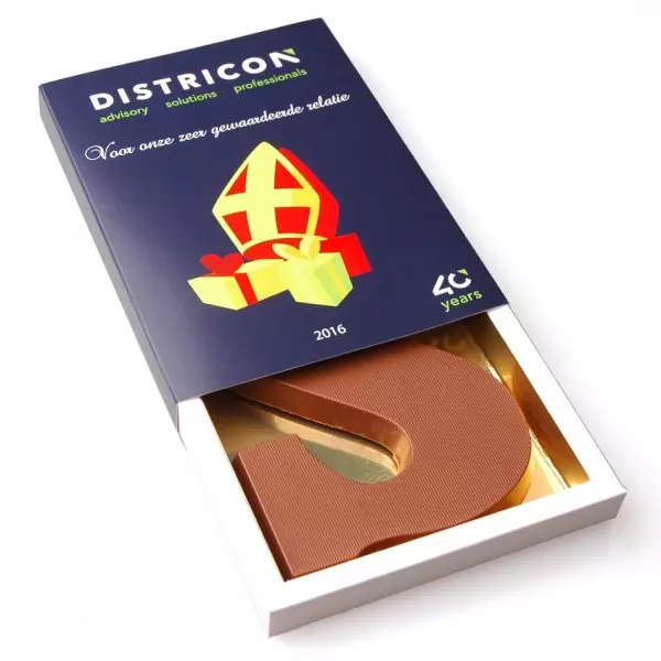 Chocoladeletter in bedrukte doos