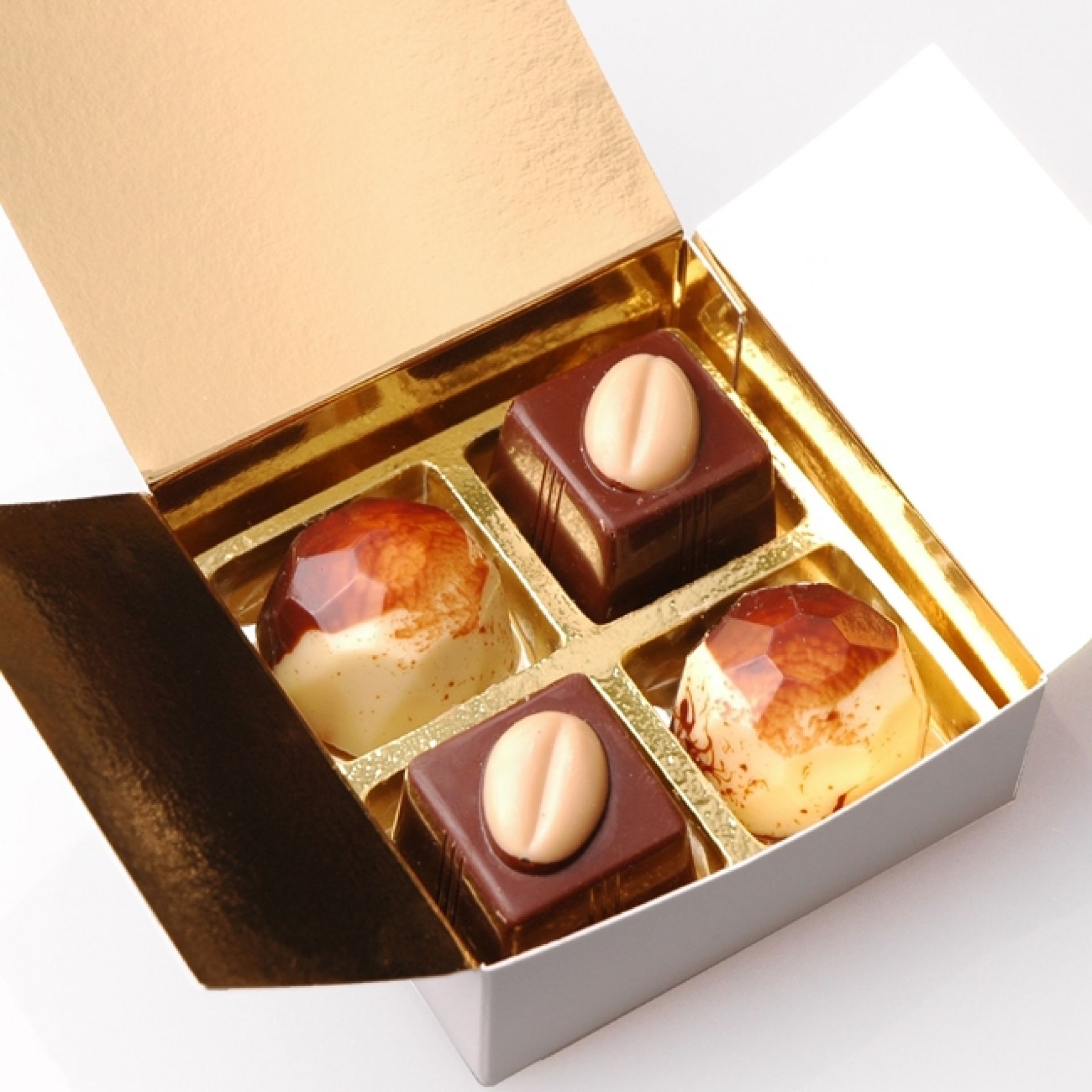 250 gram blauwe bonbon beschuitjes in luxe bonbondoosje main image 0
